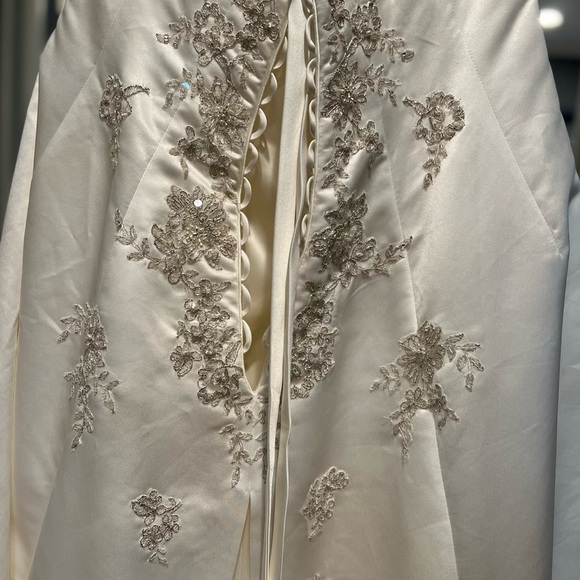 David’s Bridal - Picture 9 of 12